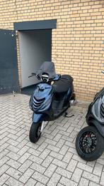 Zip 4t met paar mankementen, Fietsen en Brommers, Ophalen, Zo goed als nieuw, Benzine