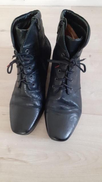 halfhoge enkellaarsjes beschikbaar voor biedingen