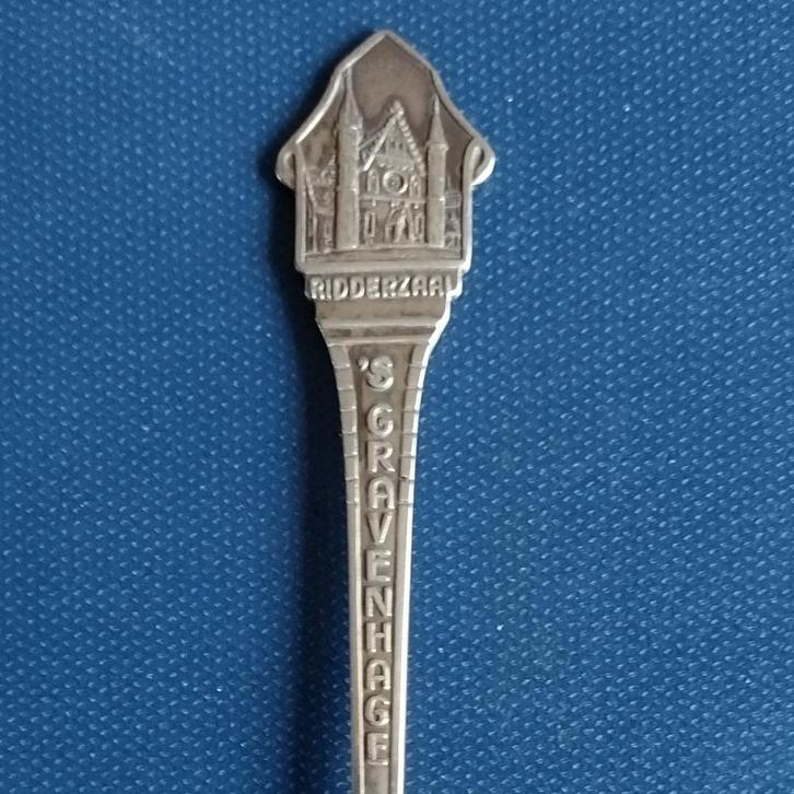 verzilverd lepeltje Ridderzaal 's Gravenhage (Holland 90), Antiek en Kunst, Antiek | Bestek, Ophalen of Verzenden