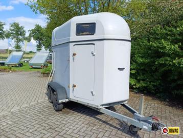 Hotra Polyester 2-paardstrailer. beschikbaar voor biedingen