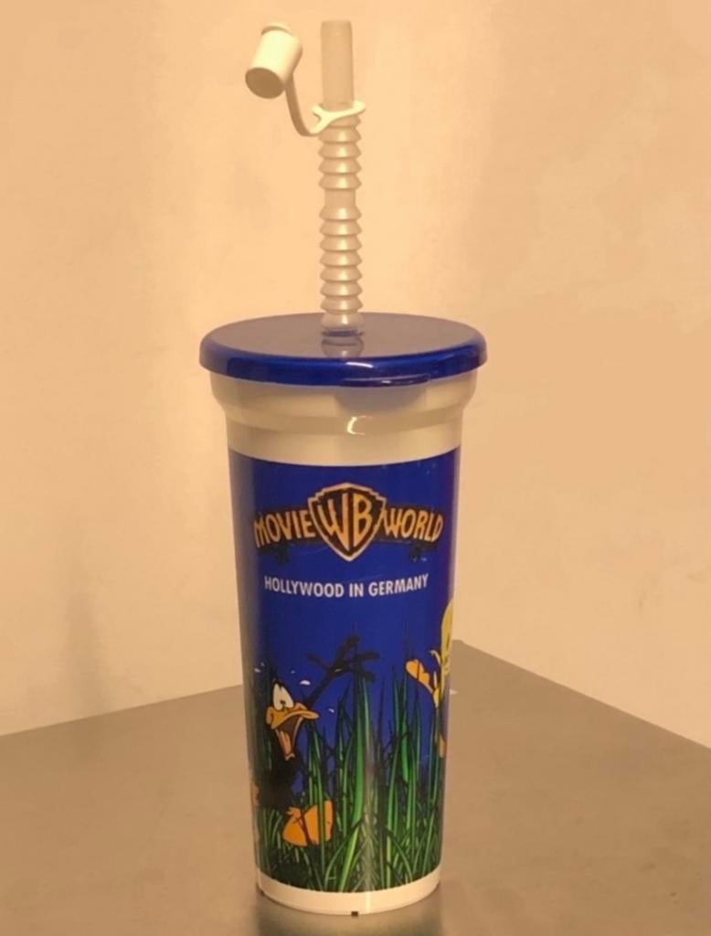 WB MOVIE WORLD HOLLYWOOD IN GERMANY PLASTIC BEKER, Verzamelen, Ophalen of Verzenden, Looney Tunes, Zo goed als nieuw, Gebruiksvoorwerp