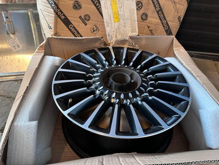 Fiat 500 Lichtmetalen Velg 16 inch, Auto-onderdelen, Klein materiaal, Fiat, Gebruikt, Ophalen of Verzenden