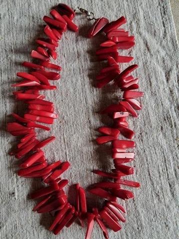 Prachtige vintage rode bamboe-koraal ketting. beschikbaar voor biedingen