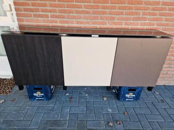 Nette Ikea Besta kast met glazen plaat - afbeelding 4