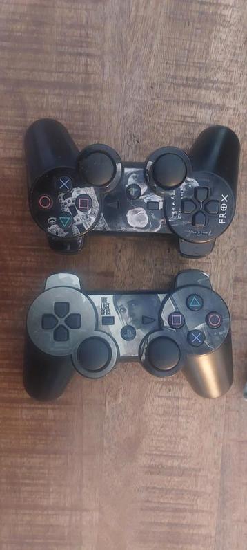 2 x Ps3 controllers beschikbaar voor biedingen