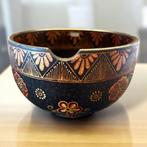 Houten schaal van de traditionele batiktechniek., Schaal, Rond, Ophalen of Verzenden, Zo goed als nieuw