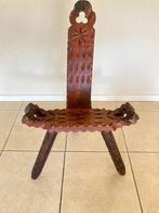 Vintage Spaanse kruk brutalist houten krukje jaren 60 stoel, N, Ophalen of Verzenden, N, Hout