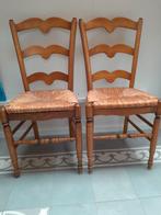 Twee grenen stoeltjeslift met biezen zitting, Ophalen, Gebruikt, Twee, Bruin