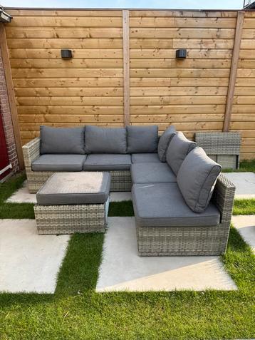 Loungeset met Poef beschikbaar voor biedingen