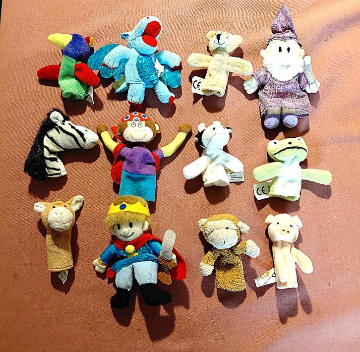 poppenkast vingerpoppen 12 st        0301, Kinderen en Baby's, Speelgoed | Poppen, Gebruikt, Overige typen, Ophalen of Verzenden