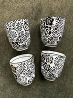 4 zwart-wit koffiebekers, Ophalen of Verzenden, Zo goed als nieuw, Overige stijlen, Kop(pen) en/of Schotel(s)