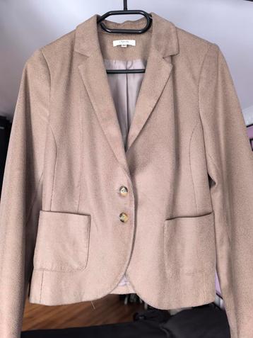 Classic beige jasje - Maat 40, suède look beschikbaar voor biedingen