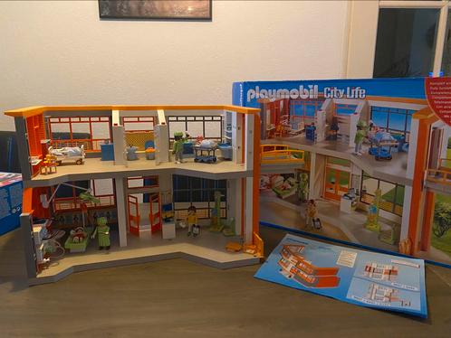 Playmobil Compleet ingericht kinderziekenhuis – 6657/6659, Kinderen en Baby's, Speelgoed | Playmobil, Zo goed als nieuw, Complete set