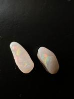 Twee stukjes Australisch opaal, Ophalen