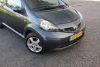 Toyota Aygo 1.0-12V | Carplay | Airco | Lage KM |, Voorwielaandrijving, Stof, Gebruikt, Zwart
