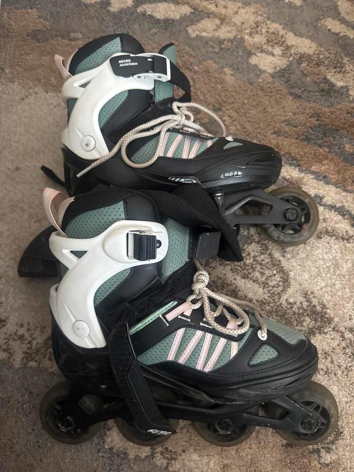 OXELO Fit 5 Kinder Skates - Roze/Kaki, Sport en Fitness, Skeelers, Gebruikt, Inline skates 4 wielen, Overige merken, Kinderen