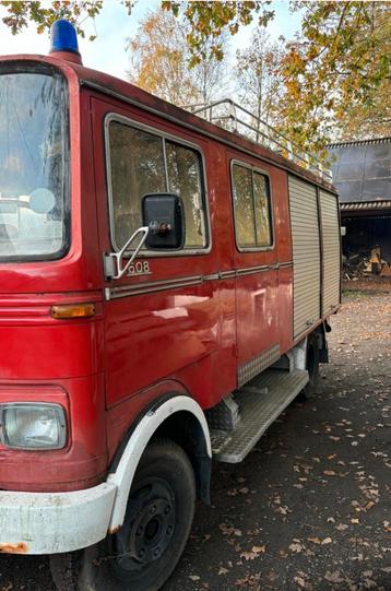 Oldtimer Mercedes Benz Brandweer auto beschikbaar voor biedingen
