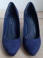 Elegante suède pumps maat 40, Kleding | Dames, Schoenen, Ophalen of Verzenden