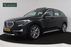 BMW X1 SDrive20i High Executive (PANORAMADAK, PARKEERSENSORE, Auto's, BMW, 1998 cc, Zwart, Bedrijf, SUV of Terreinwagen