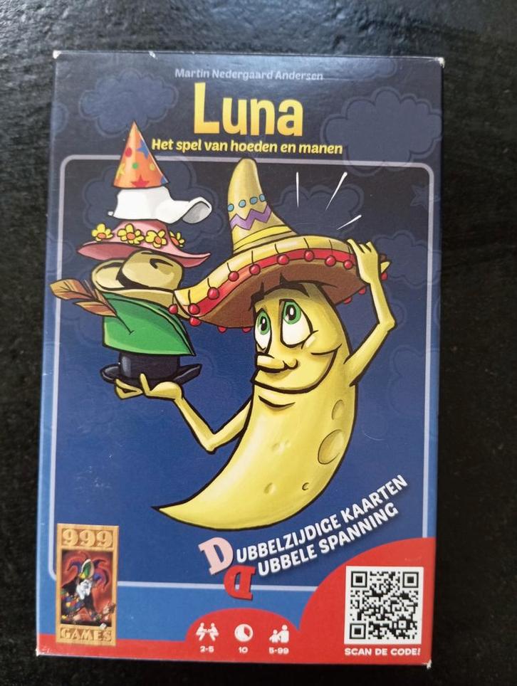 Luna kaartspel 999 games, Hobby en Vrije tijd, Gezelschapsspellen | Kaartspellen, Zo goed als nieuw, Ophalen of Verzenden