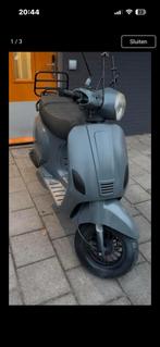 vespa look scooter, Fietsen en Brommers, Zo goed als nieuw, Benzine, Ophalen, Overige merken