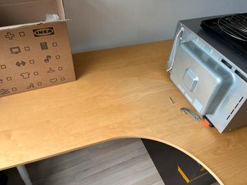 Gratis Hoekbureau beschikbaar voor biedingen