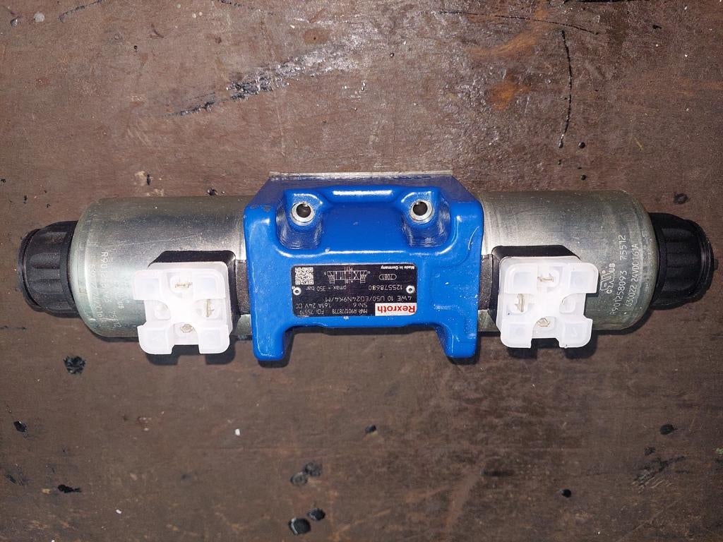 Hydrauliek kleppen nieuw en gebruikt., Doe-het-zelf en Verbouw, Gereedschap | Machine-onderdelen en Toebehoren, Nieuw, Ophalen of Verzenden