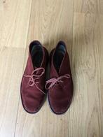 Rode suede Clarks, Gedragen, Ophalen of Verzenden