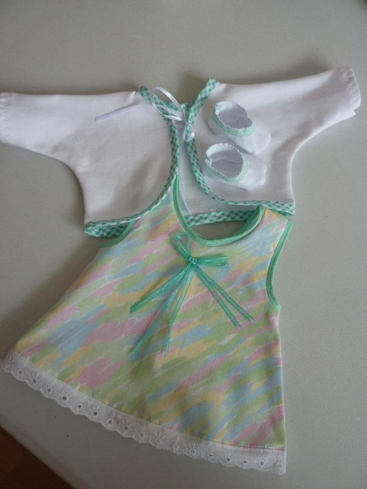 Jurkje,vestje en slofjes past de baby pop van43cm 20%korting, Kinderen en Baby's, Speelgoed | Poppen, Nieuw, Babypop, Ophalen of Verzenden