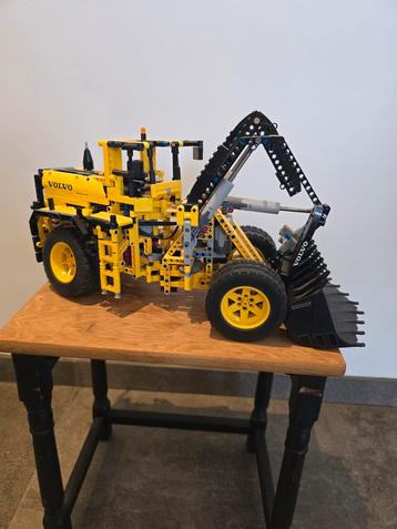 Lego Technic Volvo Wiellader 42081 beschikbaar voor biedingen