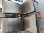 2 zwarte en 2 bruine eetkamerstoelen, Huis en Inrichting, Stoelen, Ophalen, Gebruikt, Zwart, Vijf, Zes of meer stoelen