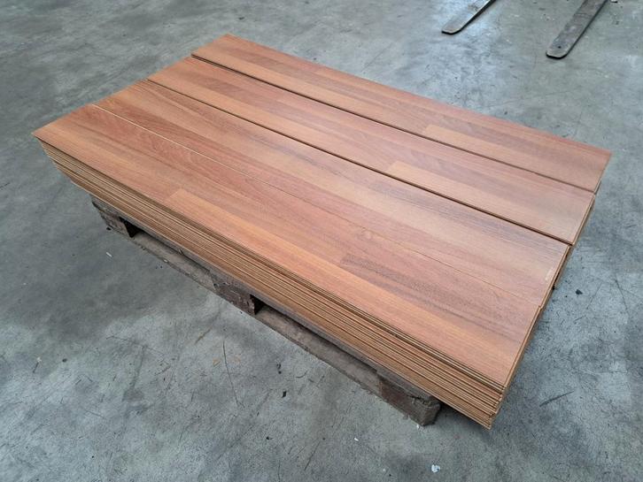 laminaat vloer 19x138 cm 28 m², kliklaminaat, bruin., Doe-het-zelf en Verbouw, Vloerdelen en Plavuizen, Gebruikt, Laminaat, Hout