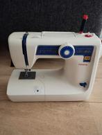 Zeer nette naaimachine. Merk toyota, Hobby en Vrije tijd, Naaimachines en Toebehoren, Ophalen, Zo goed als nieuw, Naaimachine