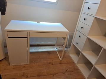 bureau  beschikbaar voor biedingen