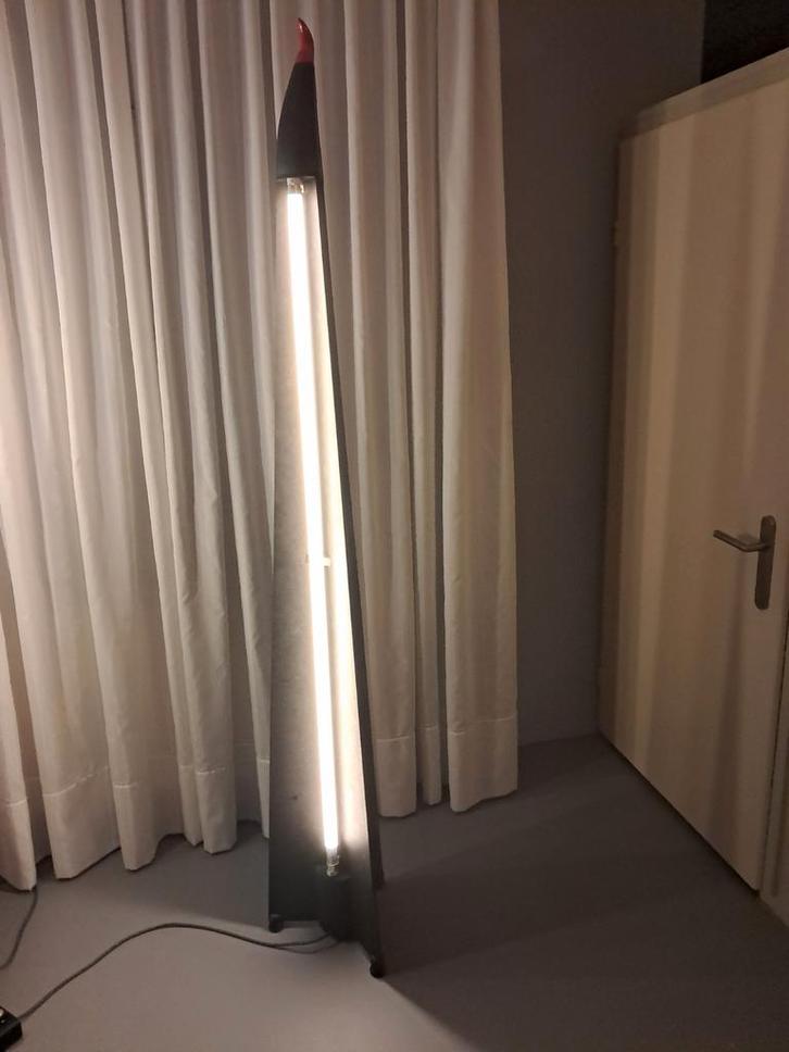 Unieke Design Vloerlamp, Huis en Inrichting, Lampen | Vloerlampen, Zo goed als nieuw, 150 tot 200 cm, Kunststof, Metaal, Ophalen of Verzenden
