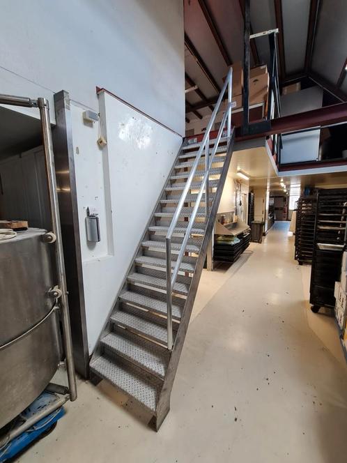 rvs304 trap horeca, Doe-het-zelf en Verbouw, Ladders en Trappen, Nieuw, Trap, 2 tot 4 meter, Ophalen