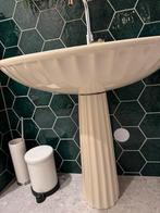 Gezocht Wastafel net zuil creme kleurig schelpvormig Lavabo, Huis en Inrichting, Badkamer | Badkamermeubels, Ophalen, 50 tot 100 cm