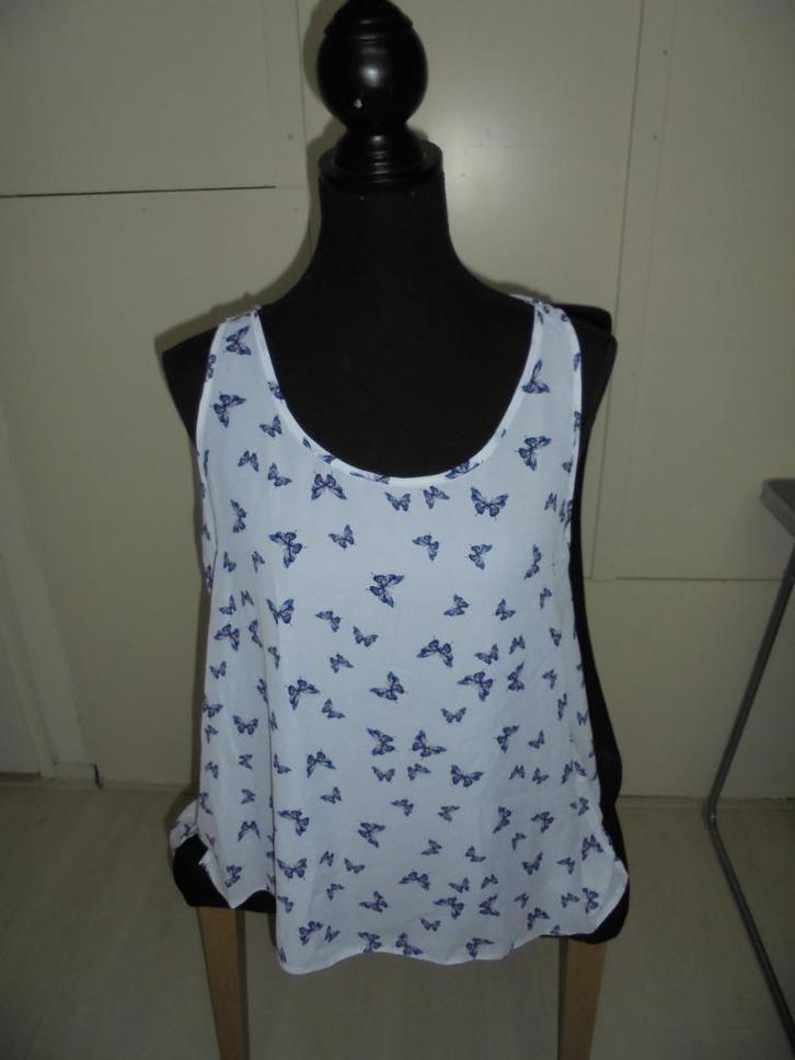 Witte top blauwe vlinders Primark maat 44, Kleding | Dames, Tops, Zo goed als nieuw, Maat 42/44 (L), Wit, Zonder mouw, Ophalen of Verzenden