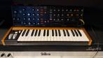 Behringer Poly-D z.g.a.n. met Pro Flight-Case, Muziek en Instrumenten, Overige merken, Zo goed als nieuw, Met koffer of flightcase