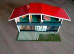 Vintage poppenhuis met jaren 60 meubels en houten inrichting, Ophalen, Gebruikt, Poppenhuis