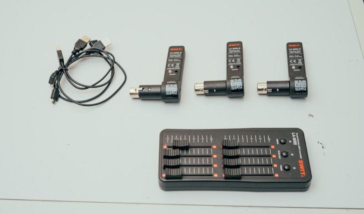 SWIT DMX controller LA-WR8, Muziek en Instrumenten, Theaterbelichting, Zo goed als nieuw, Ophalen of Verzenden