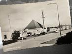 Ansichtkaart van de R.K. Kerk in Dinxperlo  jaren 60, Verzamelen, Ophalen of Verzenden, 1960 tot 1980, Ongelopen, Gelderland