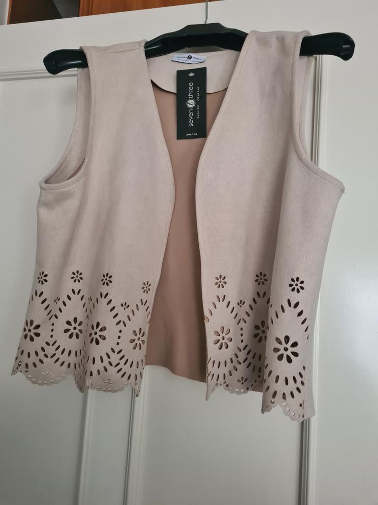 Gilet suède achtig materiaal nieuw kan in de wasmachine, Seven three, Ophalen of Verzenden, Nieuw