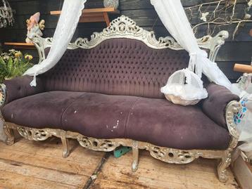 Barok bank met kuif vandaag ophalen 45 euro beschikbaar voor biedingen