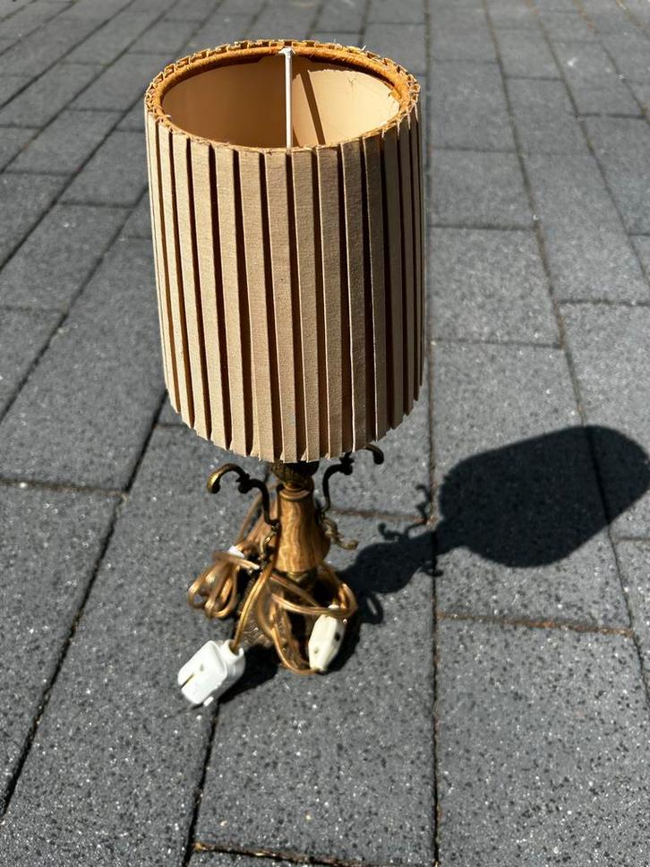 Antieke Tafellamp met Beige Kap en Gouden Voetje, Antiek en Kunst, Antiek | Lampen, Ophalen of Verzenden