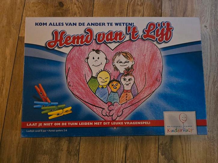 Hemd van 't Lijf - Leuk Vragenspel!, Hobby en Vrije tijd, Gezelschapsspellen | Bordspellen, Zo goed als nieuw, Drie of vier spelers