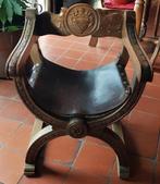 Dagobert stoel / Curulische zetel met prachtig houtsnijwerk, Antiek en Kunst, Ophalen