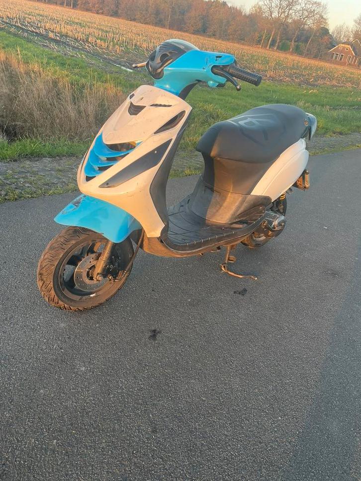 Piaggio zip 2000 2t brom (niet te ruil), Fietsen en Brommers, Brommeronderdelen | Algemeen, Zo goed als nieuw, Ophalen