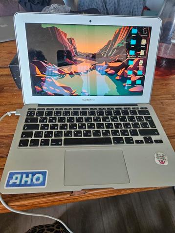 11" macbook air beschikbaar voor biedingen