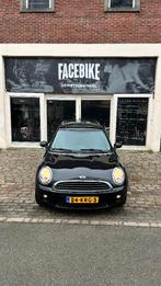 Een heel nette Mini Clubman 1.4 ONE 2010 Zwart 165000 km, Auto's, Mini, Voorwielaandrijving, Metallic lak, Origineel Nederlands
